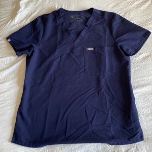 Figs scrub top